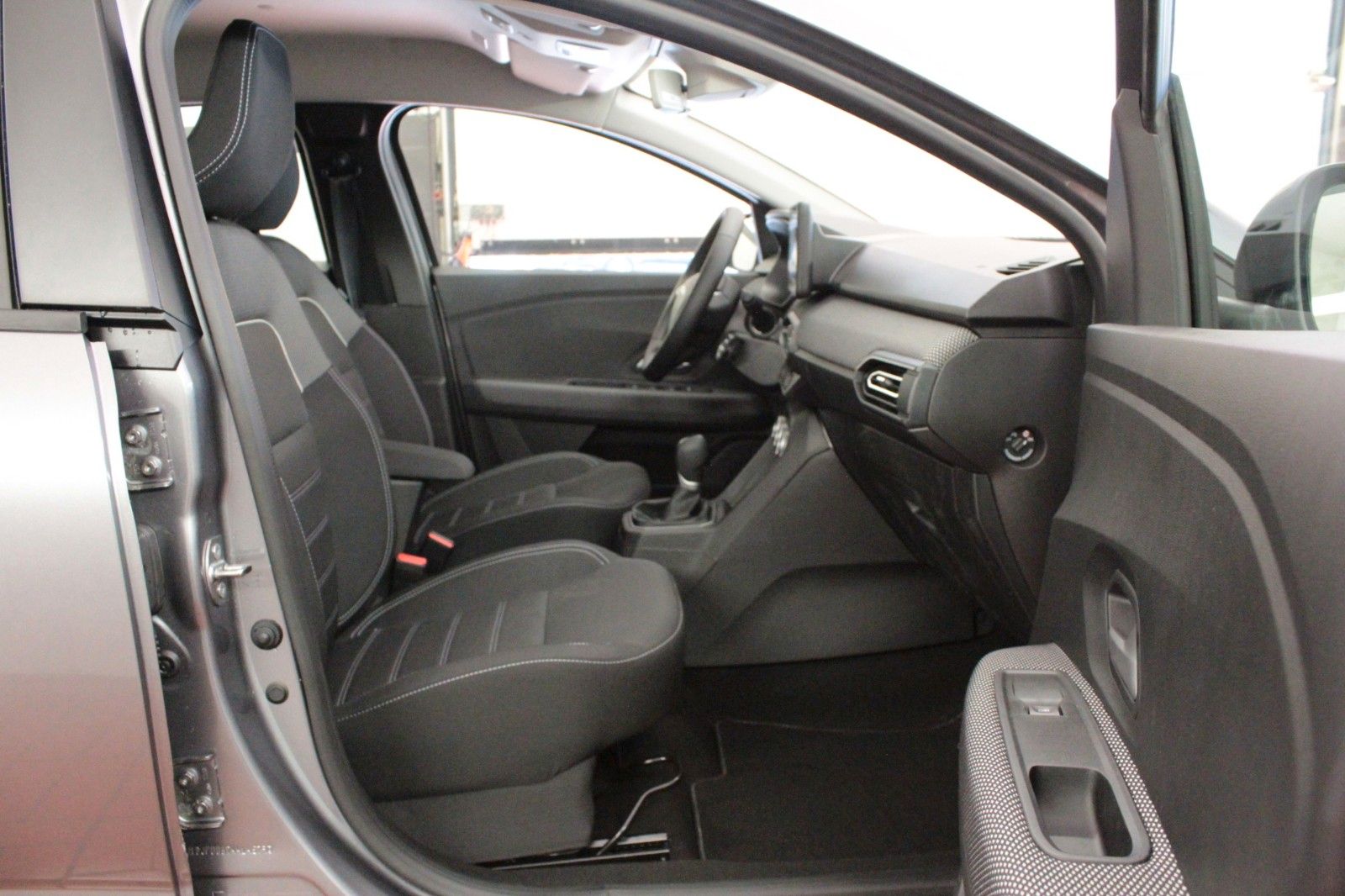 Fahrzeugabbildung Dacia Sandero Journey+ ECO-G 100 *Navi*Sitzhz*LPG