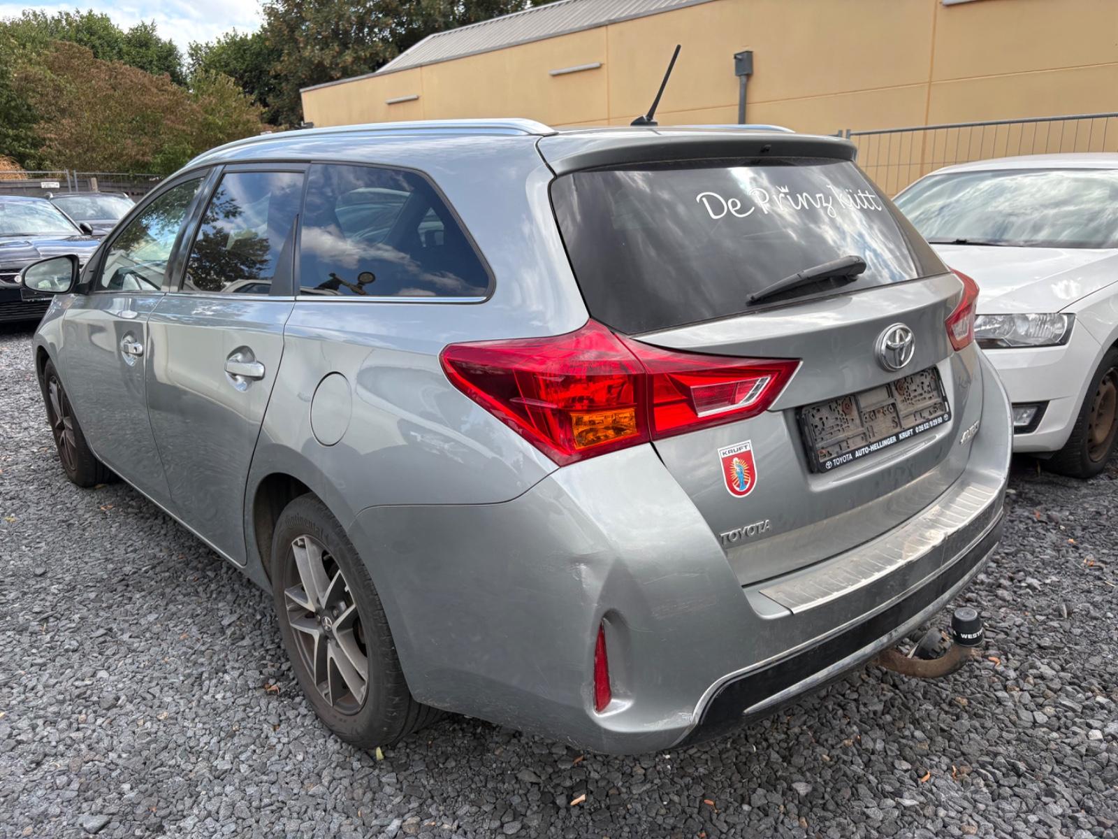 Toyota Auris 2014 — engine 1.364 cm³, 90 HP (66kW)