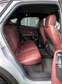 Fahrzeugabbildung Jaguar E-PACE R-DYN. SE AWD BLACK-PACK PANO|HUD|KAMERA