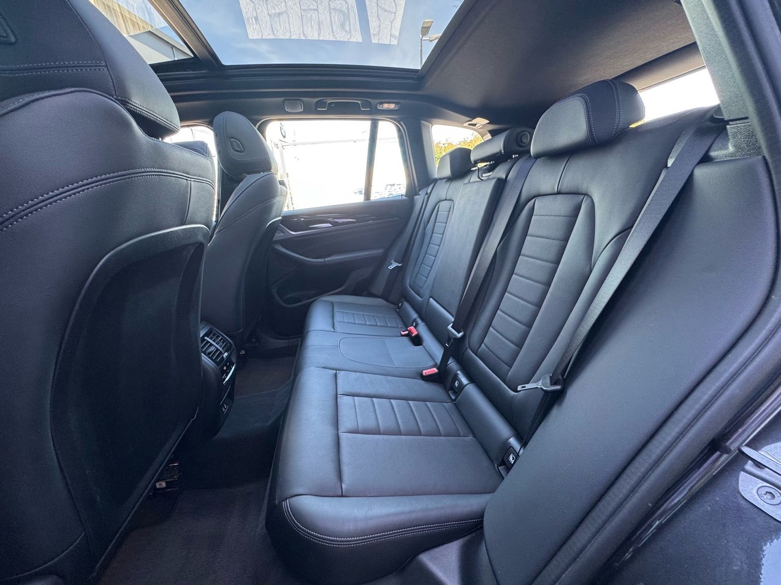 BMW X3 xDrive30e Sportsitz HuD Pano LASER RFK DA 19 foto 8
