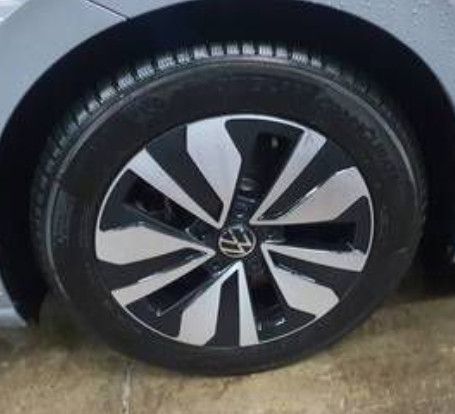 Fahrzeugabbildung Volkswagen Golf VIII Variant 2.0 TDI Goal+LED+AHK+GJR+ACC