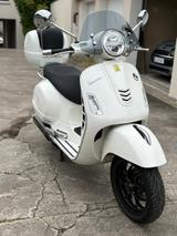 Vespa GTS 300 13 Zoll viel Zubehör  Top gepflegt - VESPA 300 GTS