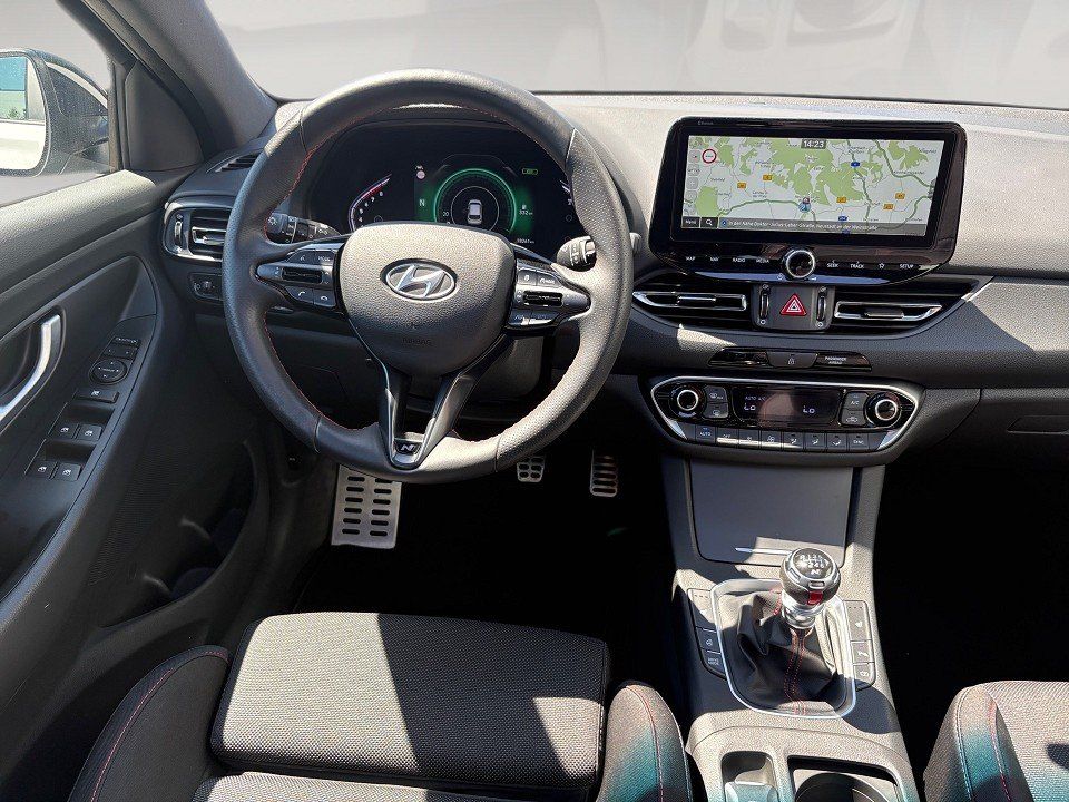 Fahrzeugabbildung Hyundai i30 1.5T 160PS 48V N LINE Assistenzpaket Pano