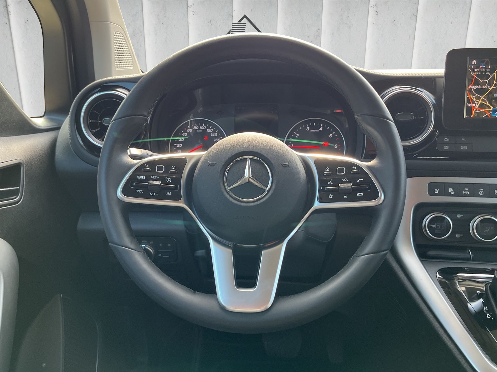 Fahrzeugabbildung Mercedes-Benz T-Klasse 180 lang*7-Sitz*LED*Navi*SHZ*Kamera*PDC