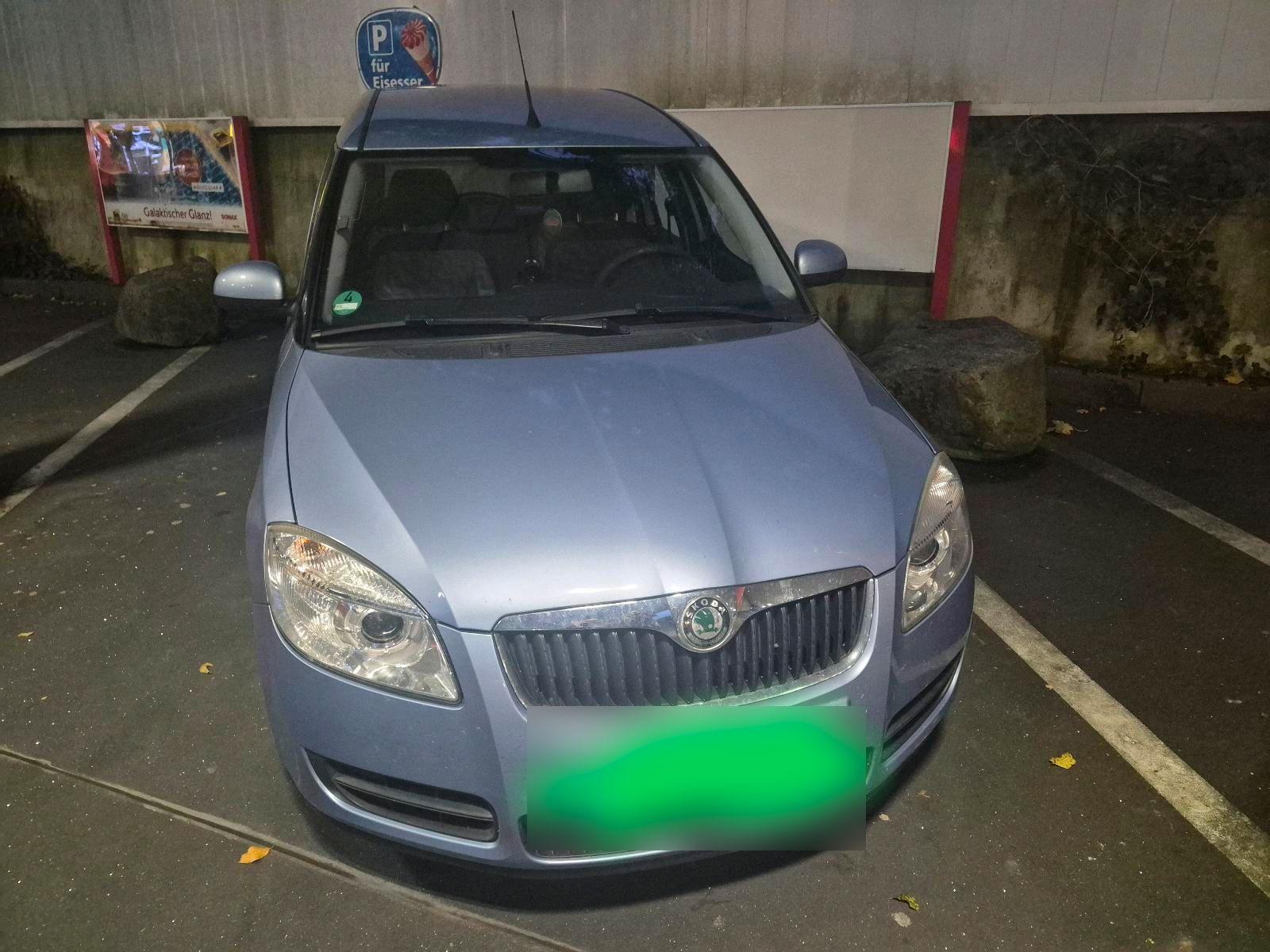 Skoda Roomster 2008 — rear view