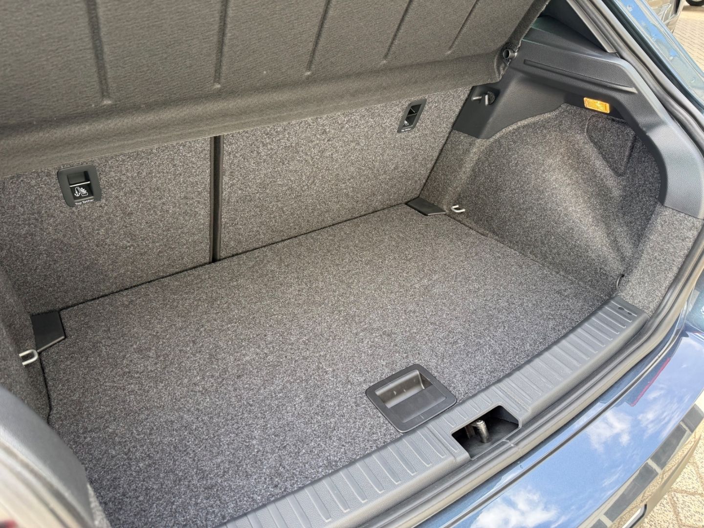Fahrzeugabbildung SEAT Ibiza 1.0 TSI 85 kW FR DigiCo ACC LED ACC CarPla