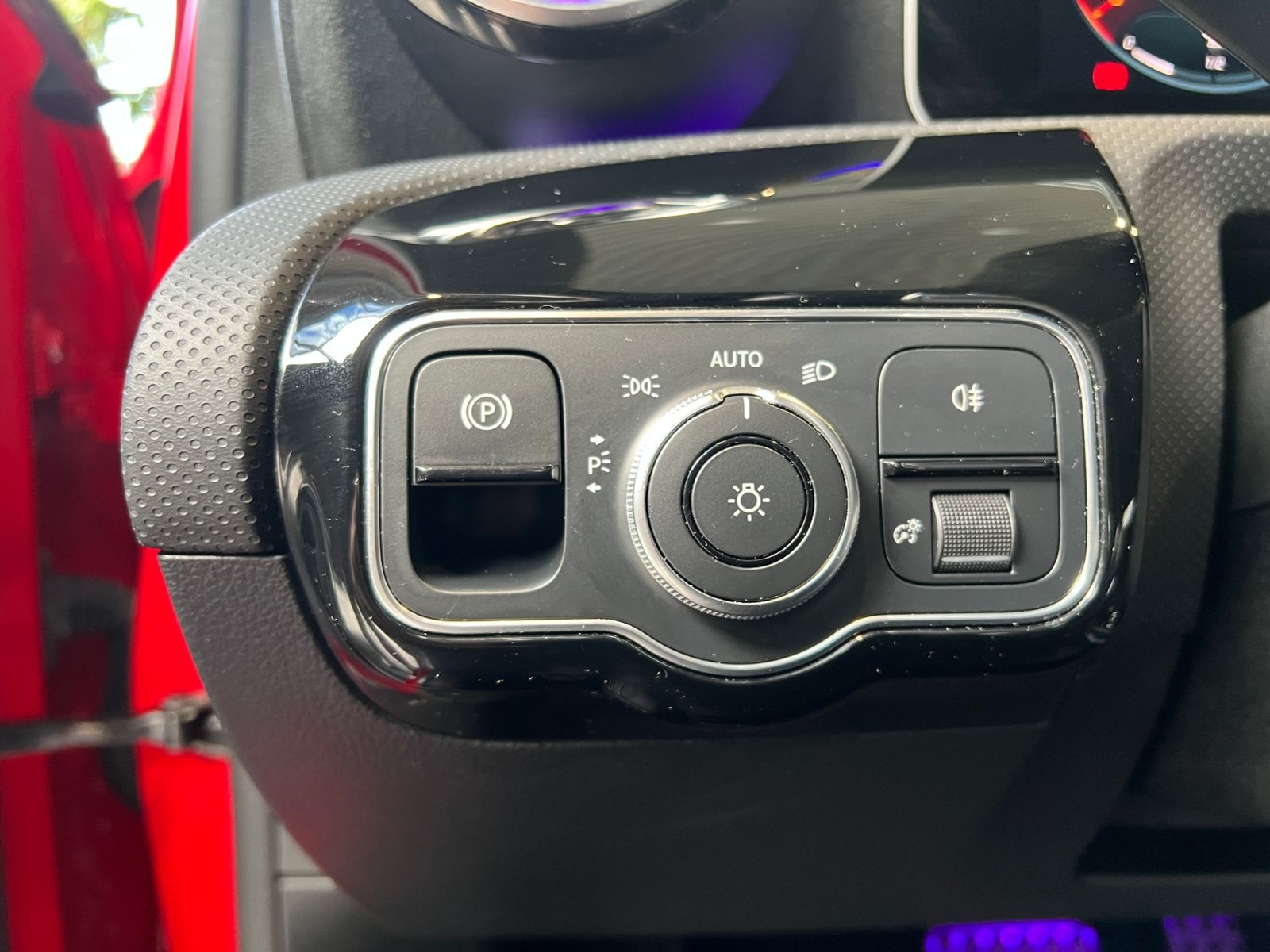 Fahrzeugabbildung Mercedes-Benz A 250 AMG RFK LED Ambiente