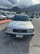 Audi 100 2.0 E cat - graue Audi 100