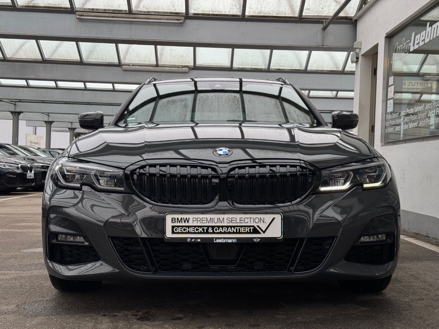 Fahrzeugabbildung BMW 320d xDrive Tour. M-Sport AHK 2 JAHRE GARANTIE