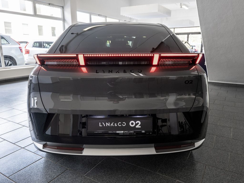 Lynk & Co 02