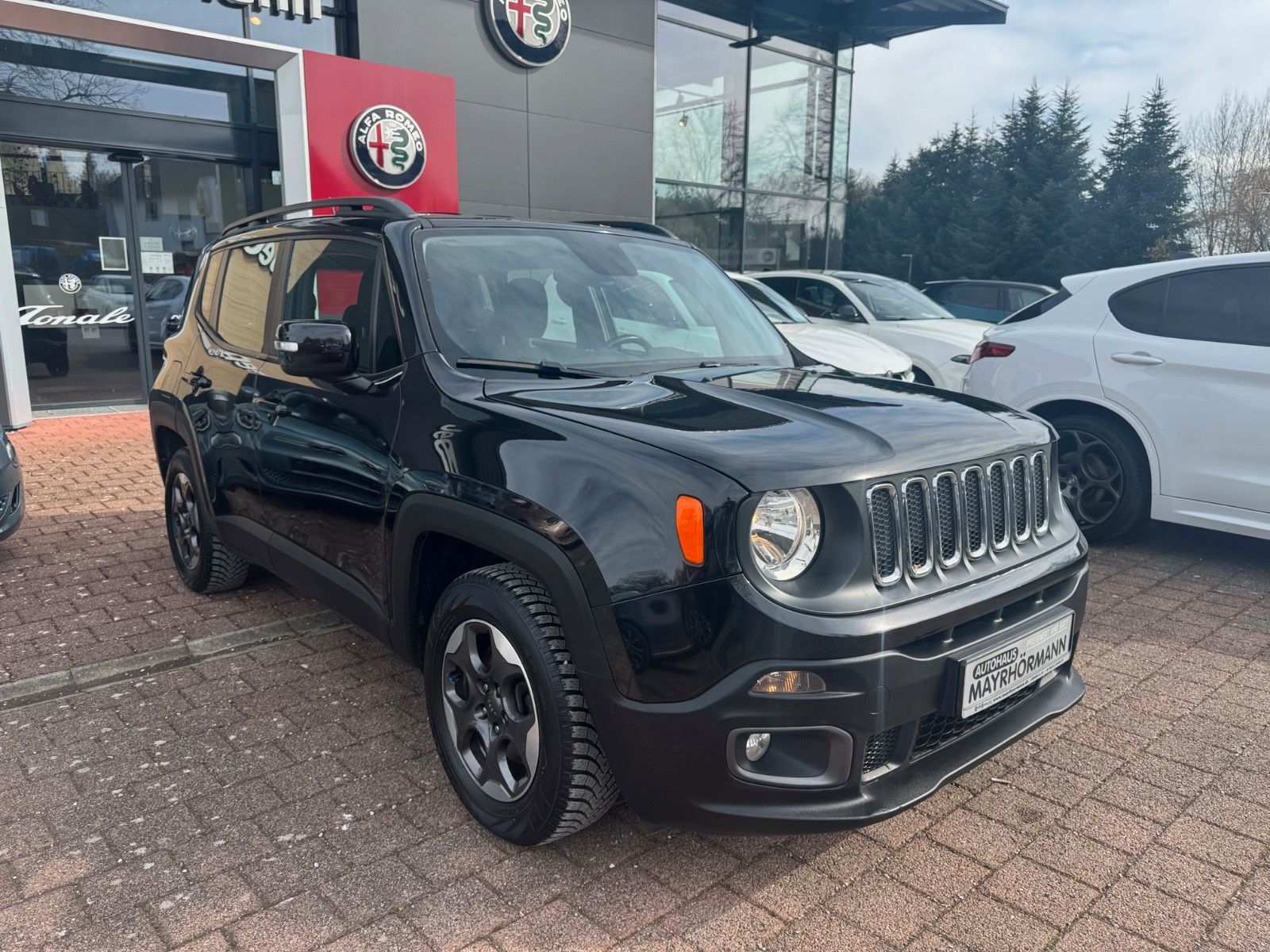 Fahrzeugabbildung Jeep Renegade Night Eagle Diesel FWD 2-Zonen Klima