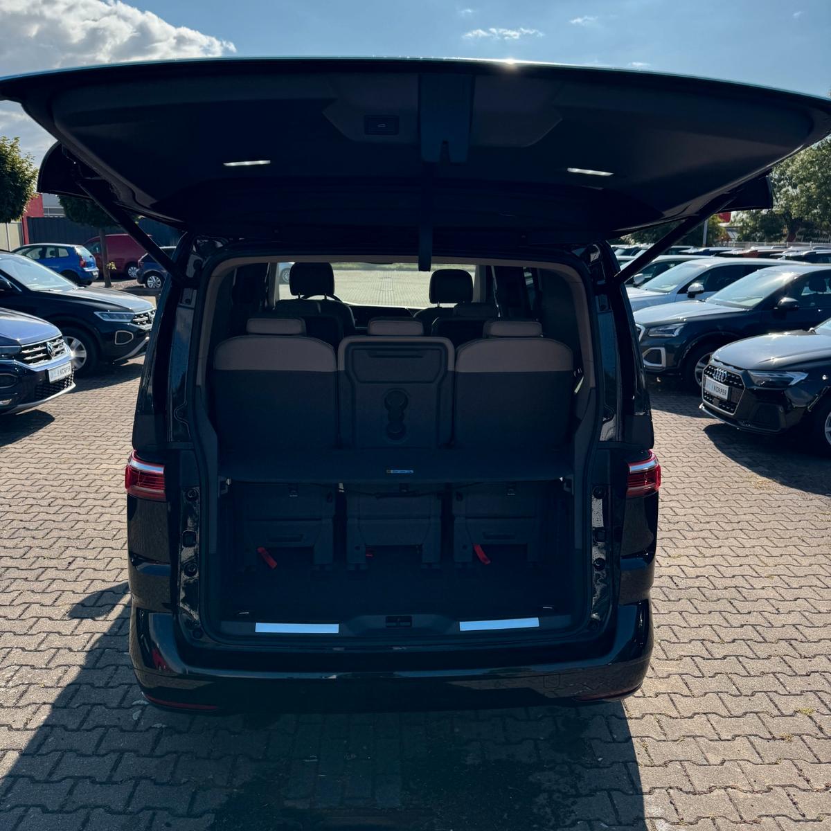 Volkswagen T7 Multivan 2.0 TDI Style