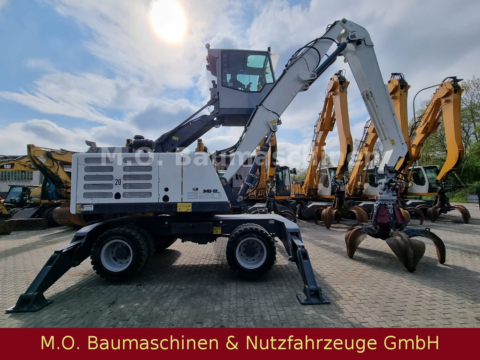 Fahrzeugabbildung Terex Fuchs MHL 320 / AC /  Polypgreifer