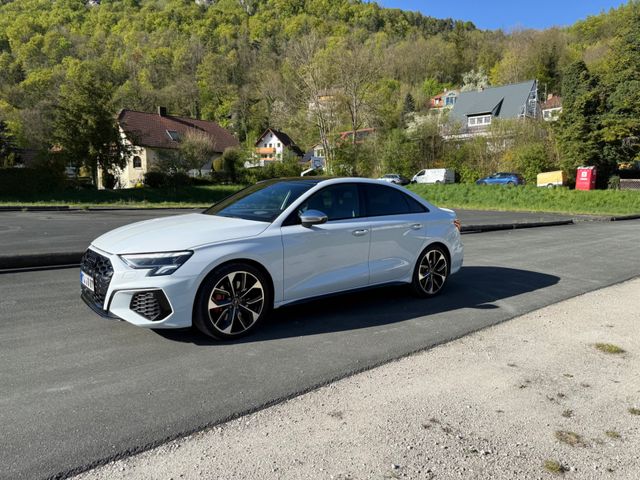 AUDI S3 Lim. l Vollausstattung | Panorama | B&amp;O | HUD