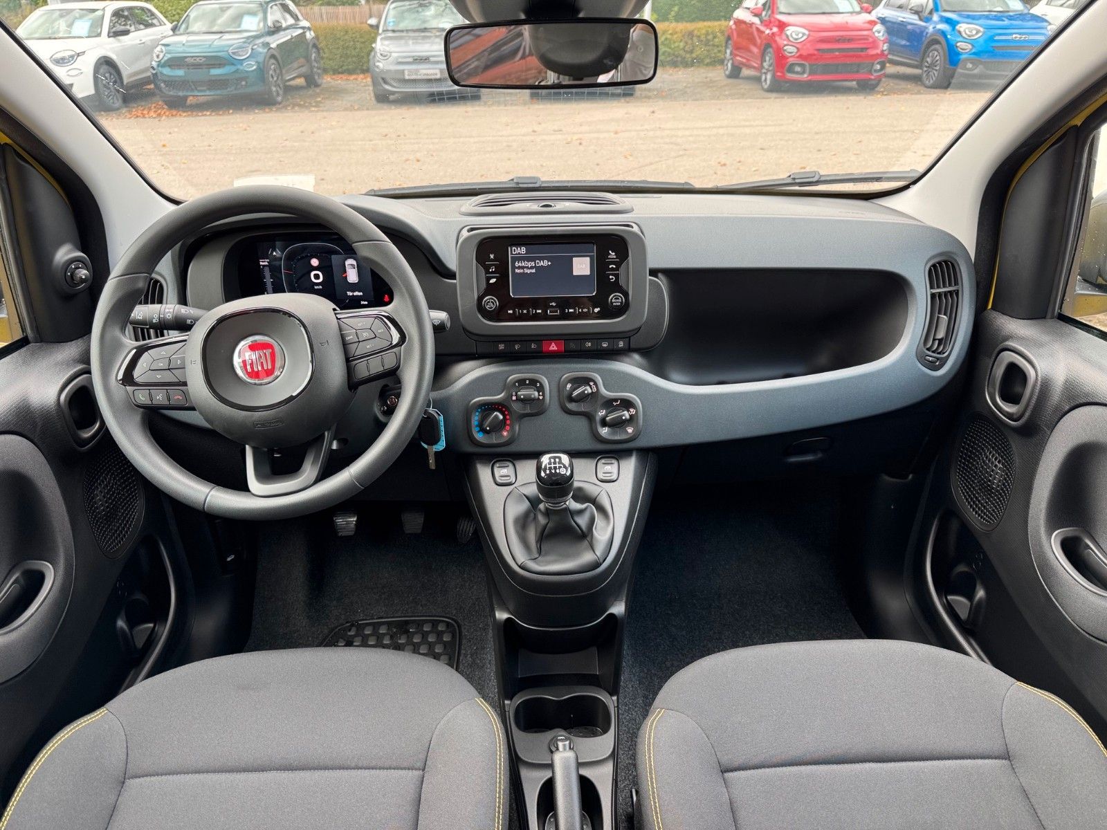 Fahrzeugabbildung Fiat Panda Pandina Hybrid 1.0 GSE 51kw (70PS) Gelb