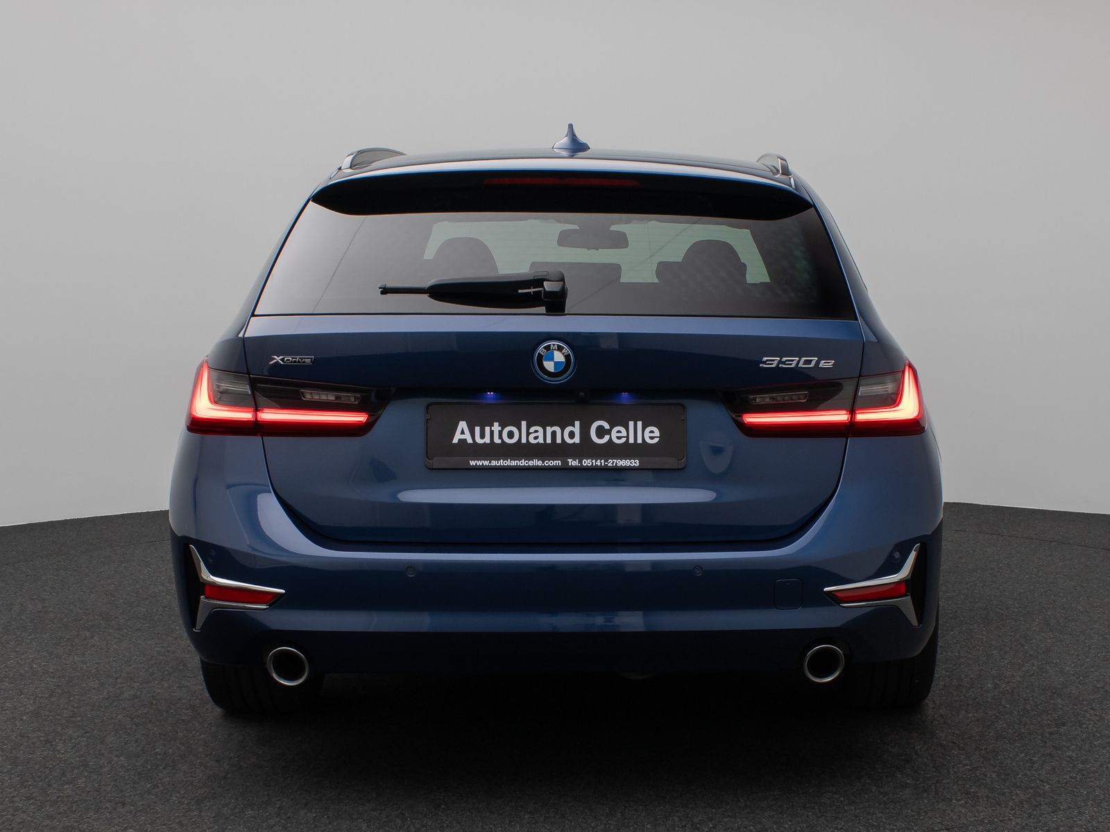 Fahrzeugabbildung BMW 330e xD Luxury Line Panorama Kamera HUD DAB AHK