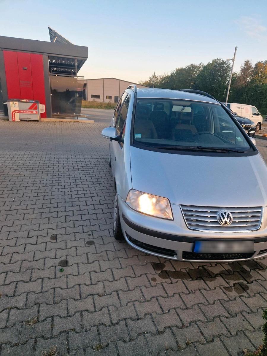 Volkswagen Sharan 2006 — салон