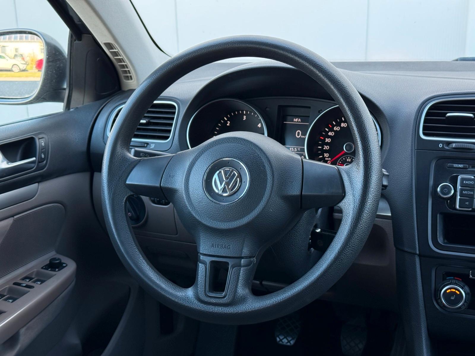 Volkswagen Golf 2010 — photo 12