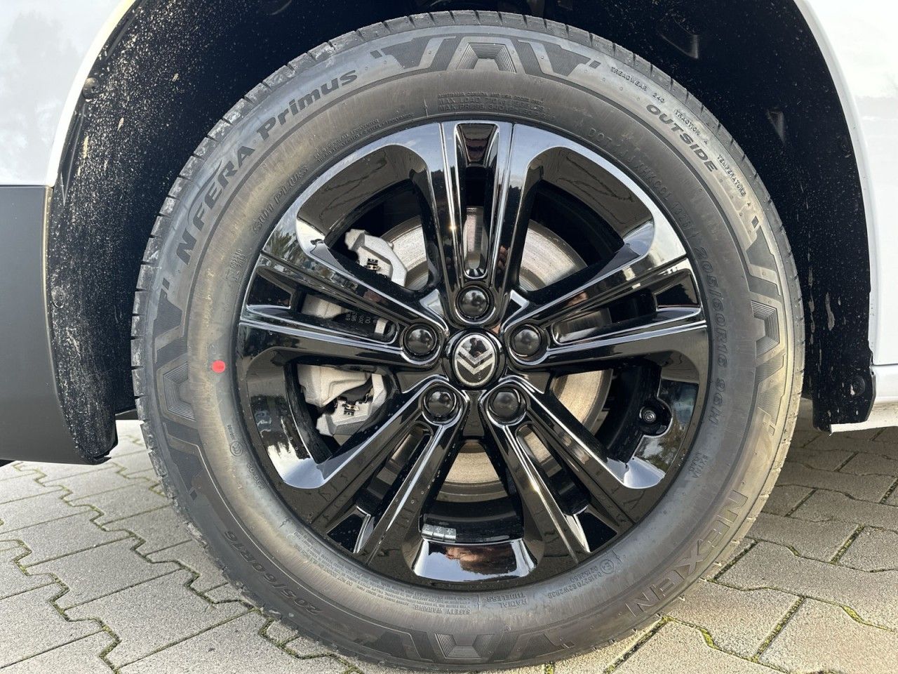 Fahrzeugabbildung Citroën Berlingo MPV XL Diesel 100 Plus