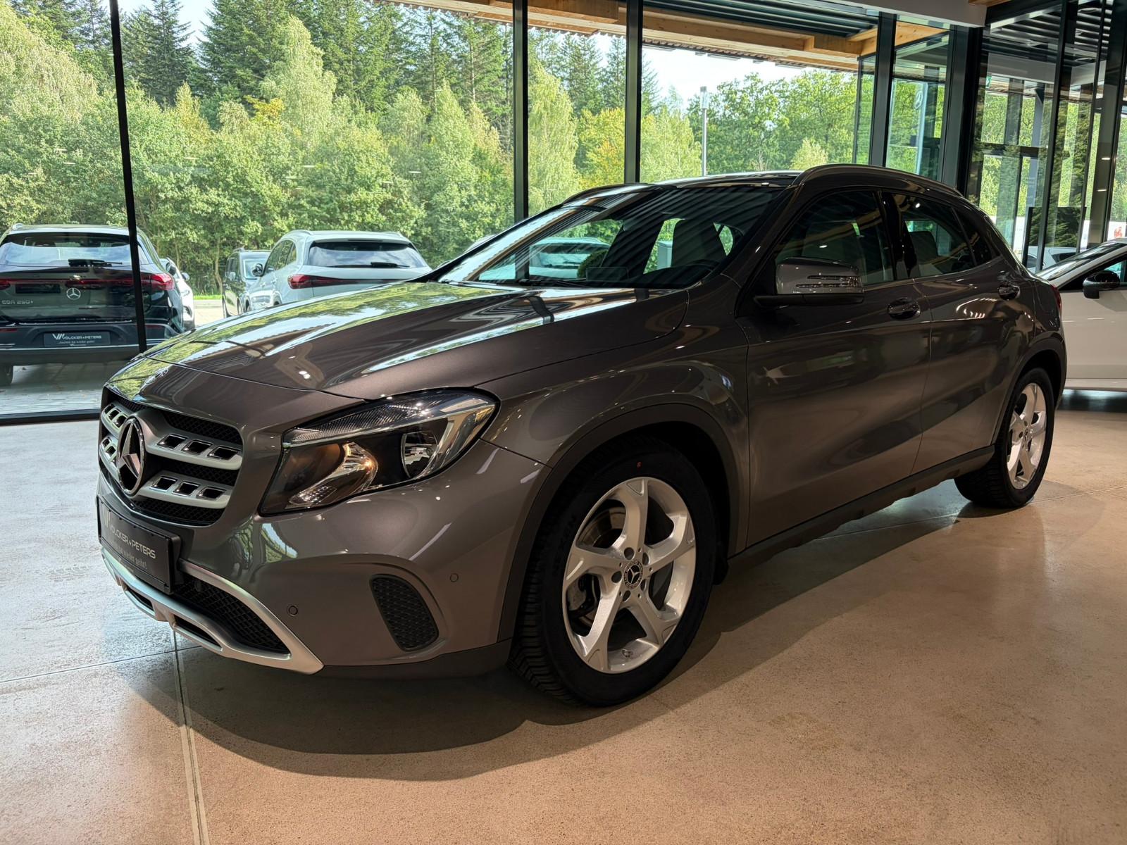 Mercedes-Benz GLA 220 4Matic /AHK/ALLWETTER/AUTOMATIK/1.HAND/