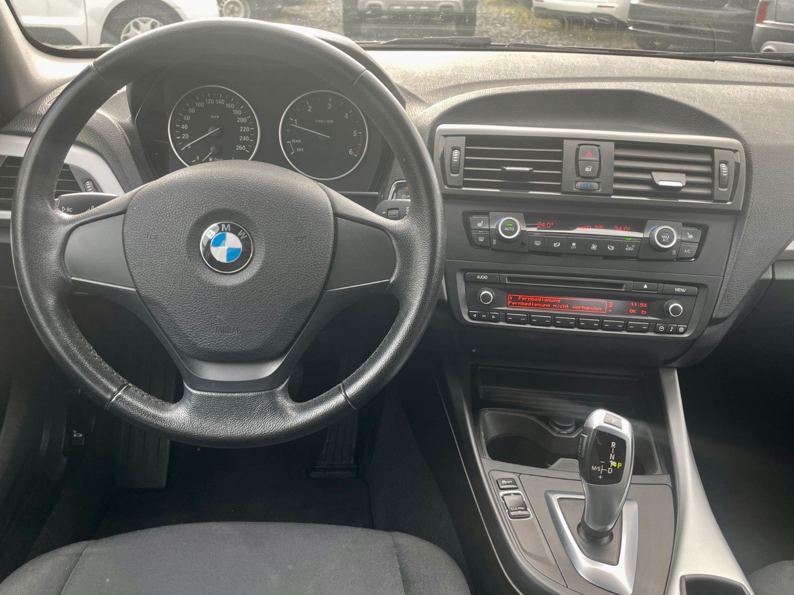 Fahrzeugabbildung BMW 118d 5-Türer Automatik Xenon PDC SZH SCHECKHEFT