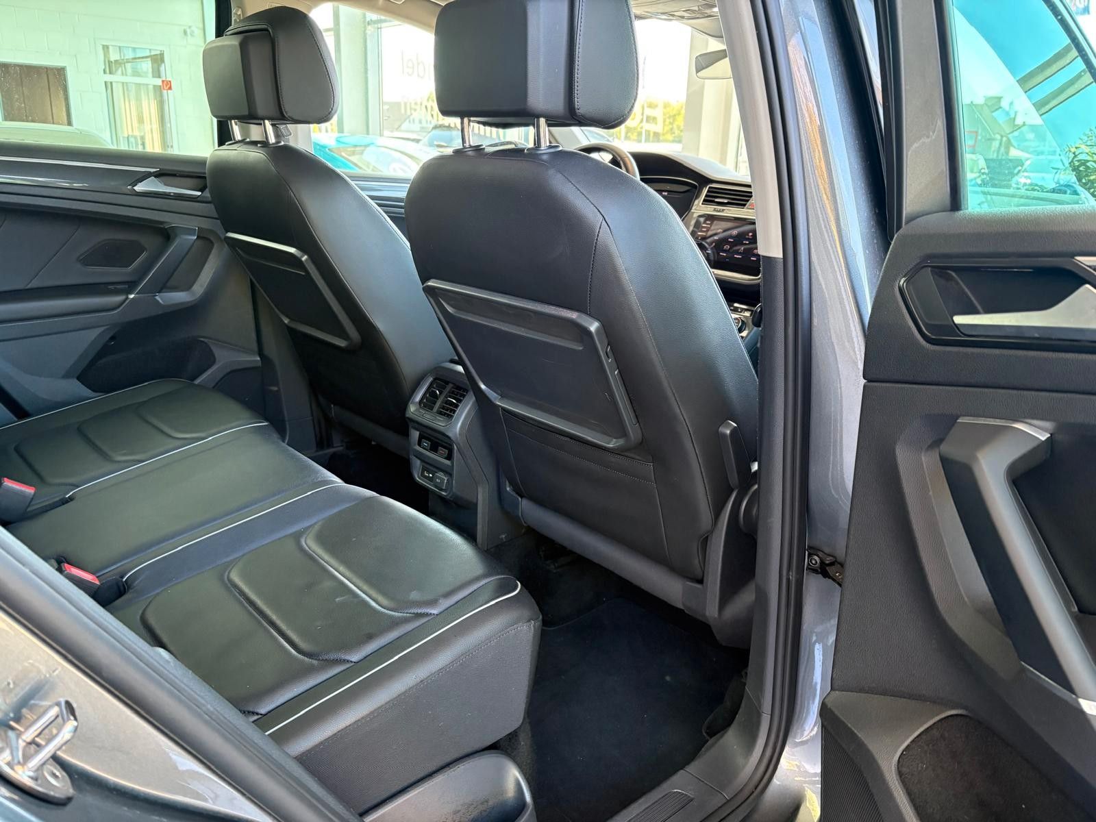 Fahrzeugabbildung Volkswagen Tiguan Highline BMT 4Motion/R LINE/leder/memory/