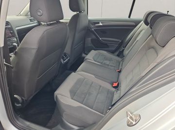 Volkswagen Golf - 11