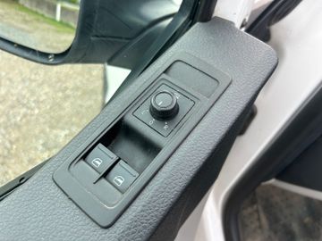 Volkswagen T6 Transporter - 12