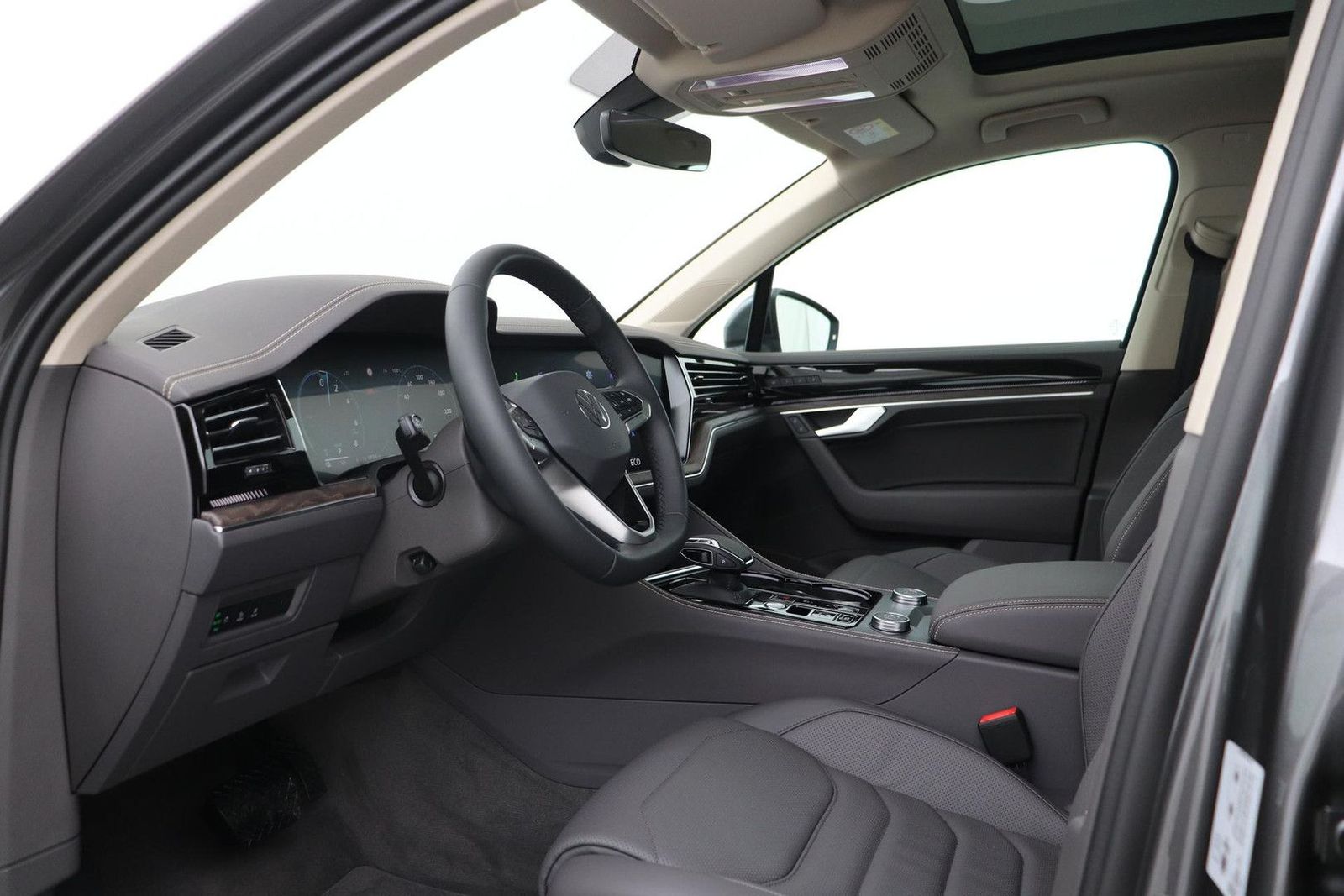 Volkswagen Touareg 3.0 TSi eHybrid 4MOTION Elegance | luftf imagem 3