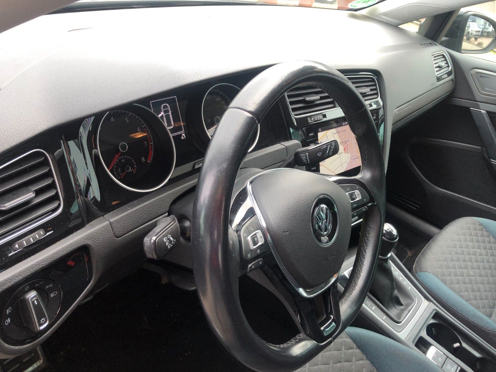 Fahrzeugabbildung Volkswagen Golf VII Variant IQ.DRIVE Seitenschaden