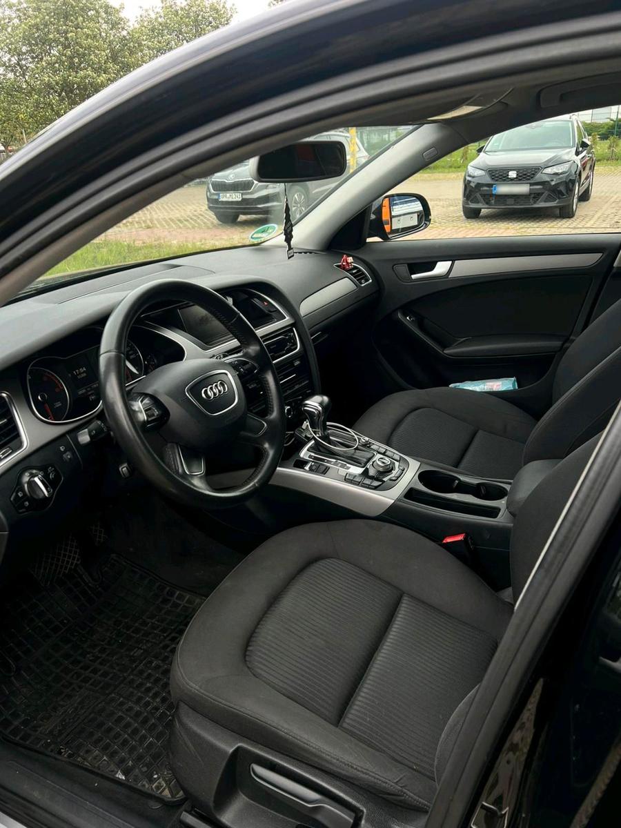 Audi A4 2012 — photo 6