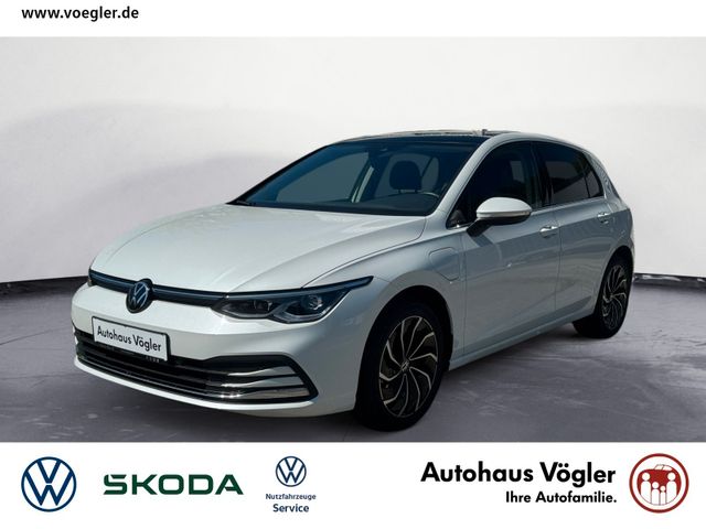 Golf Style Plug-In-Hybrid Navi Panoramadach