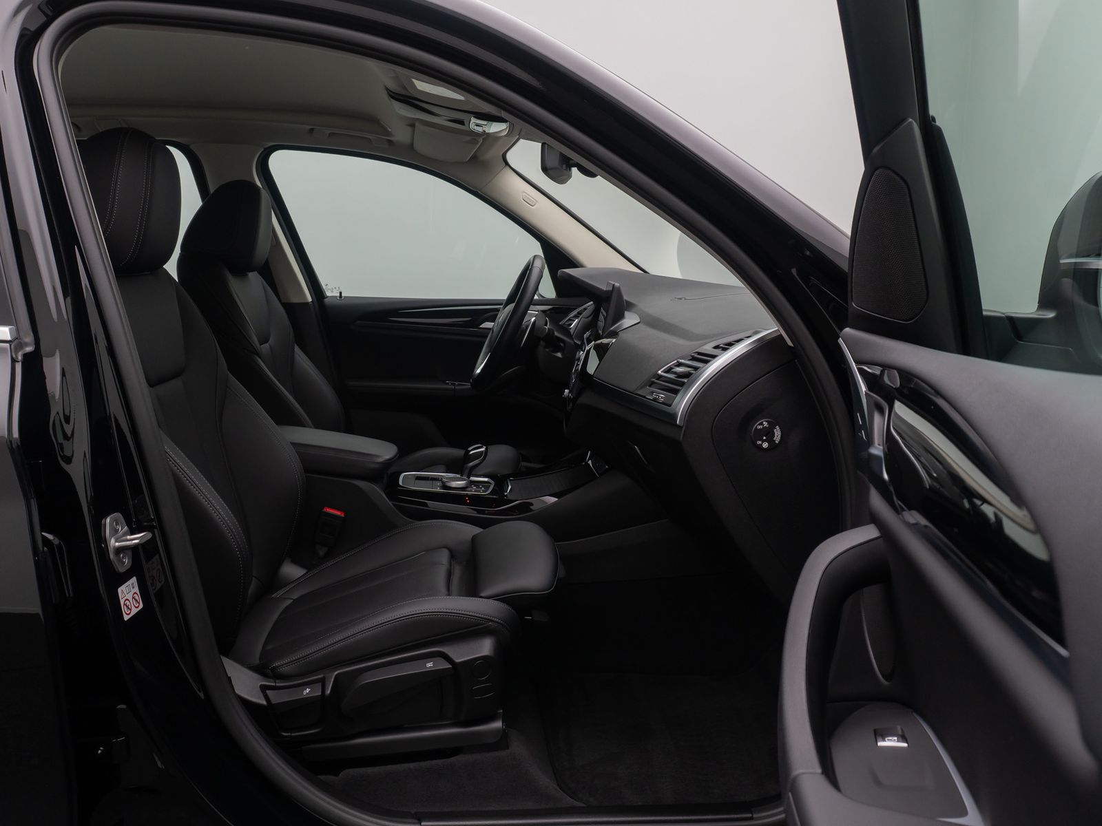 Fahrzeugabbildung BMW X3 xD30e DriveAss DAB Kamera HiFi WLAN Sportsitz