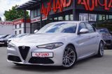 Alfa Romeo Giulia 2.0 Turbo 16V Super Bi-Xenon Navi Kamera - Alfa Romeo Giulia: Limousine, Super
