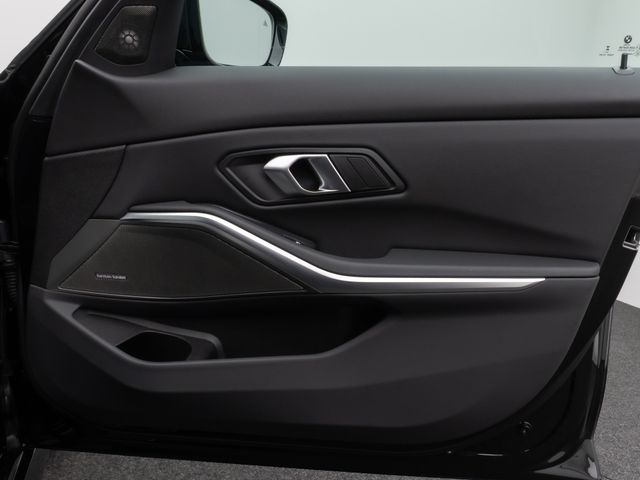 Foto Nummer 30: BMW 330e