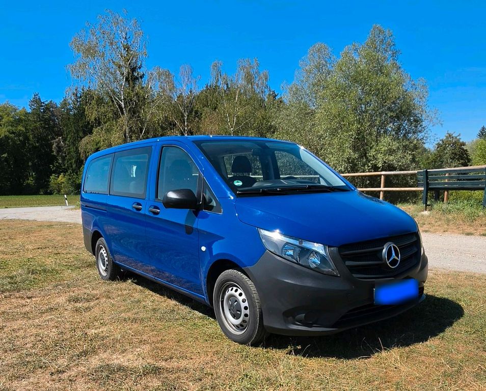Image of Mercedes-Benz V 220