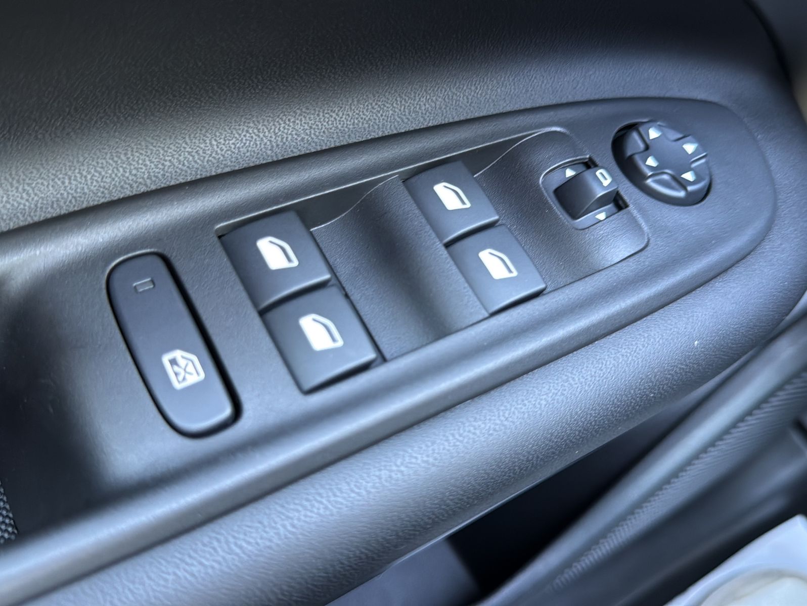 Fahrzeugabbildung Jeep Avenger Altitude Electric Automatik