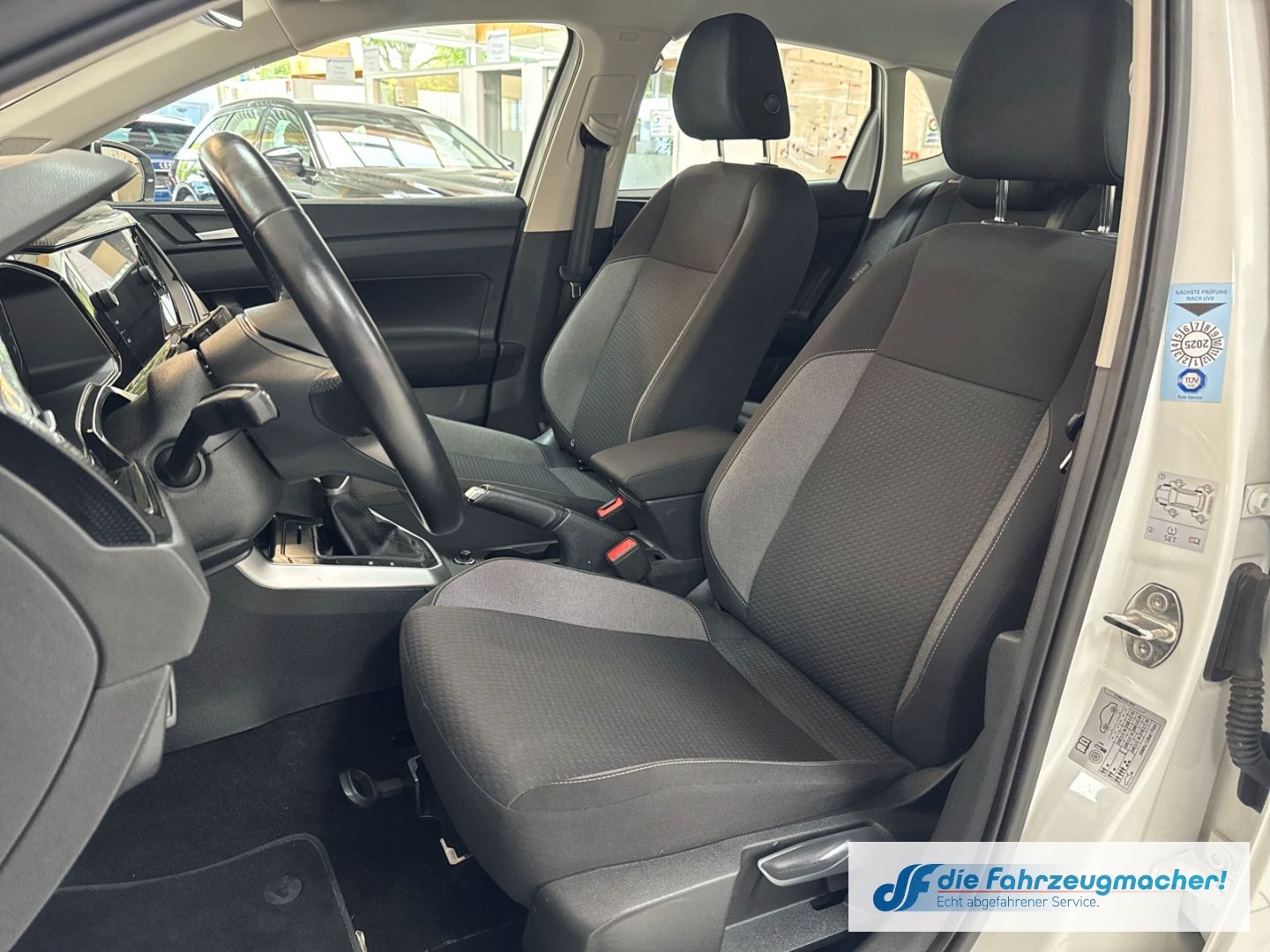 Fahrzeugabbildung Volkswagen Polo VI Life 1.0 TSI EU6d Navi Digitales Cockpit
