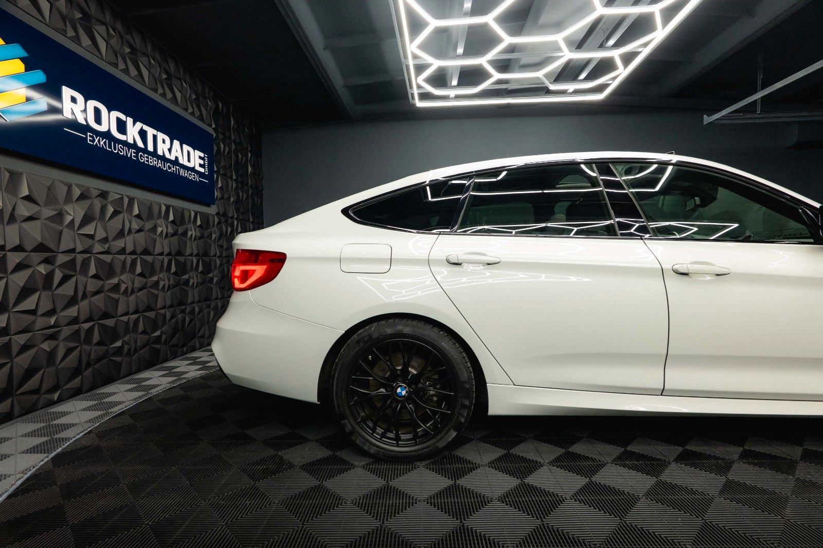 Fahrzeugabbildung BMW 330d Gran Turismo xDrive M Sport *ACC*Pano*LED*