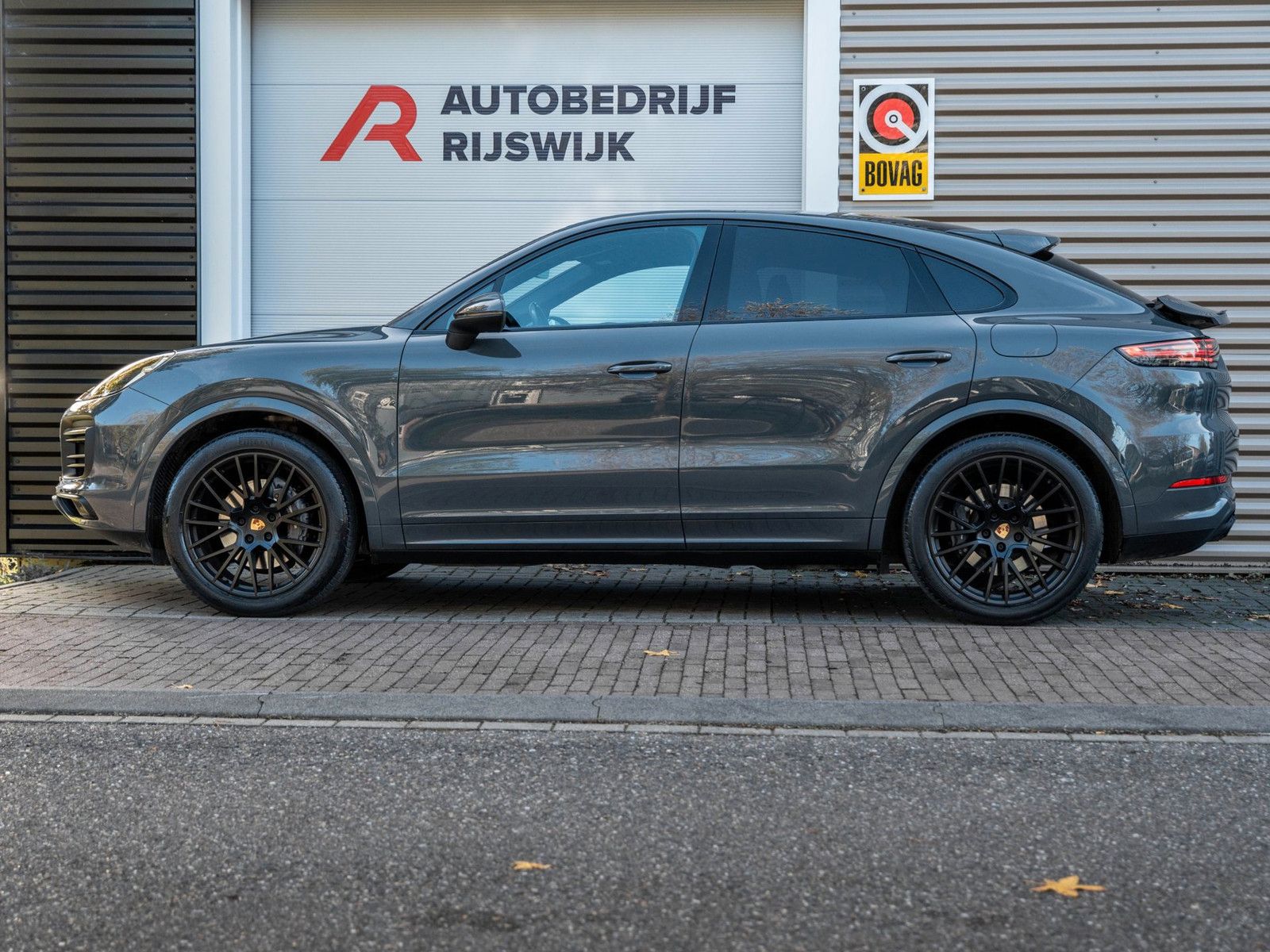 Porsche Cayenne Coupé 3.0 E-Hybrid Platinum Edition Pano imagem 2