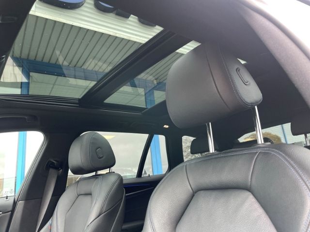 Fahrzeugabbildung BMW 520 d M Sport Mild-Hybrid Autom. Panoramadach, N