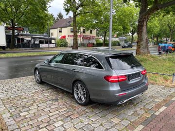 Fahrzeugabbildung Mercedes-Benz E 220d T 4Matic AMG*Standheizung*AmbientLight*