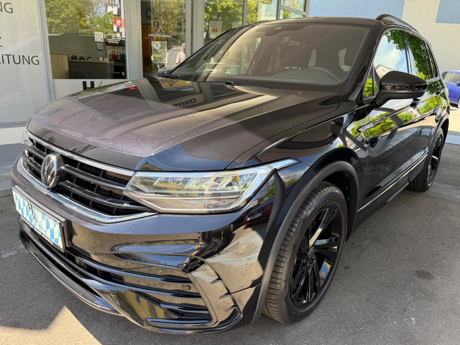 Volkswagen Tiguan R-Line 4Motion / 1. Hand