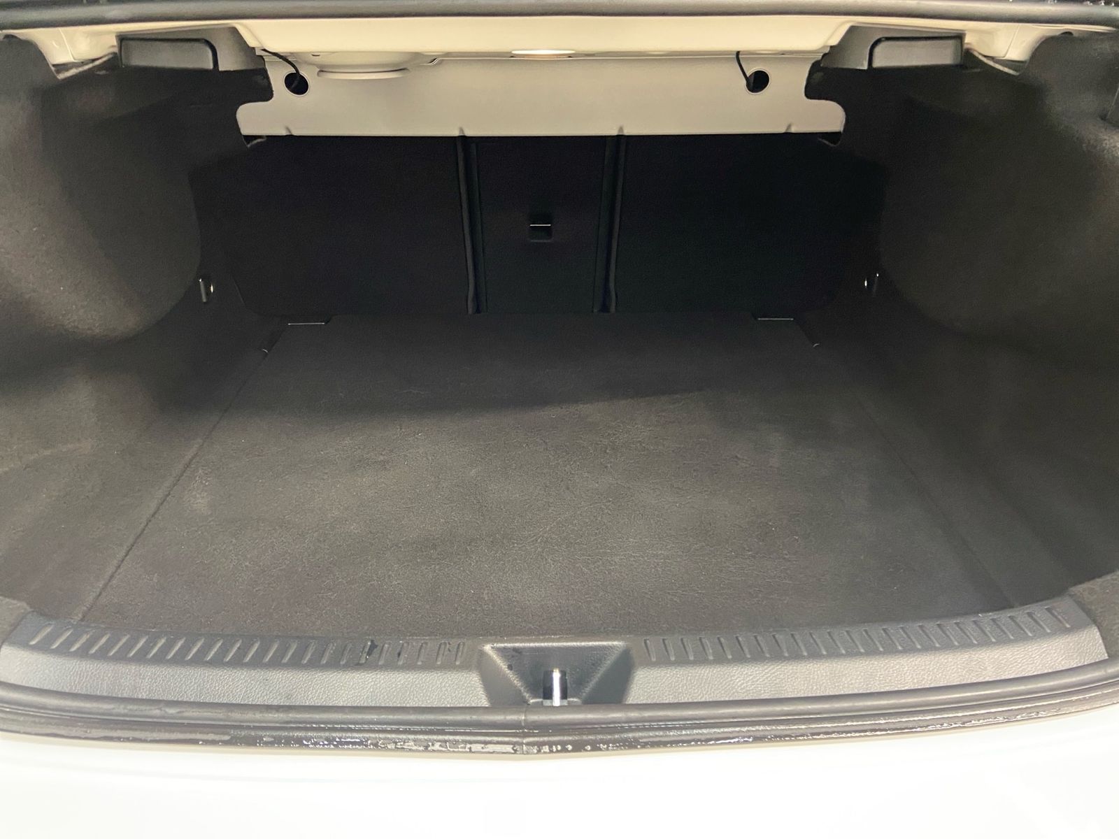 Mercedes-Benz A 180 PROGR DISTR AHK NAVI LED KAM L.-HEIZ foto 7