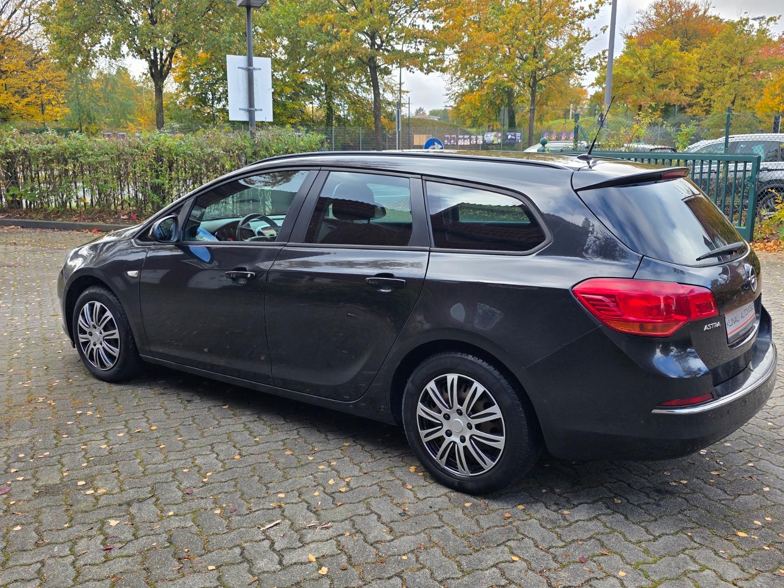 Opel Astra 2015 — photo 8