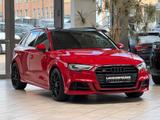 Audi S3 Sportback 2.0 quattro MMi-NAVI+*PANO*KEIN OPF - mit Benzin-Antrieb: Rot, Schiebedach, Limousine, mit Klimaanlage
