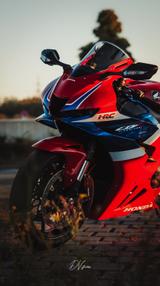Honda CBR 1000RR-R Fireblade - HONDA FIREBLADE