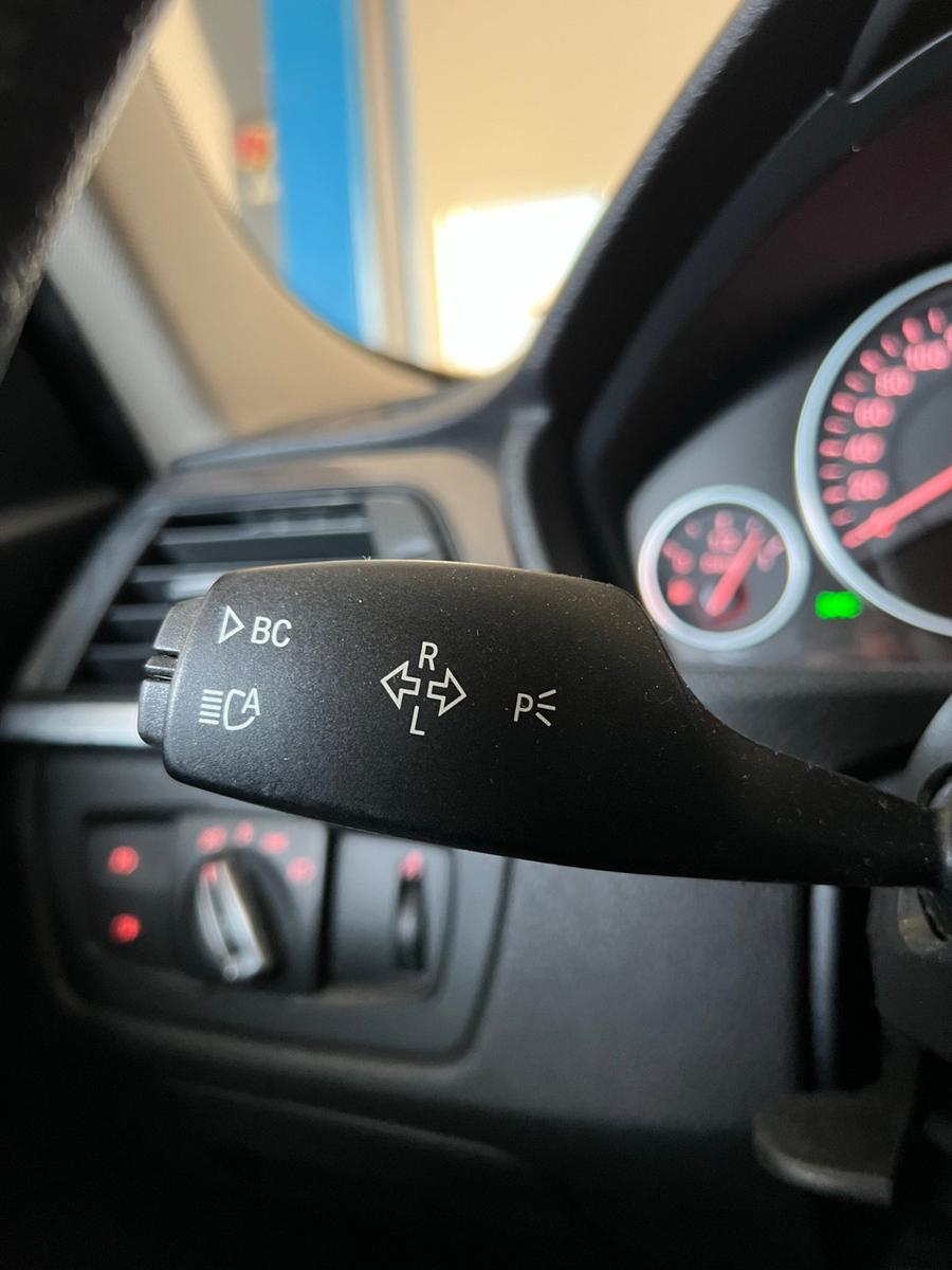 BMW 318 2013 — photo 8