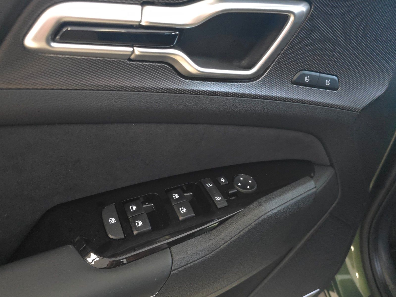 Fahrzeugabbildung Kia Sportage 1.6 T-GDI Plug-in Hybrid Auto 4WD