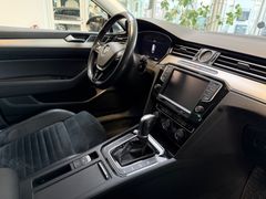 VW Passat Highline 2.Hand/DSG/ACC/AHK/MASSAGE/TOP!